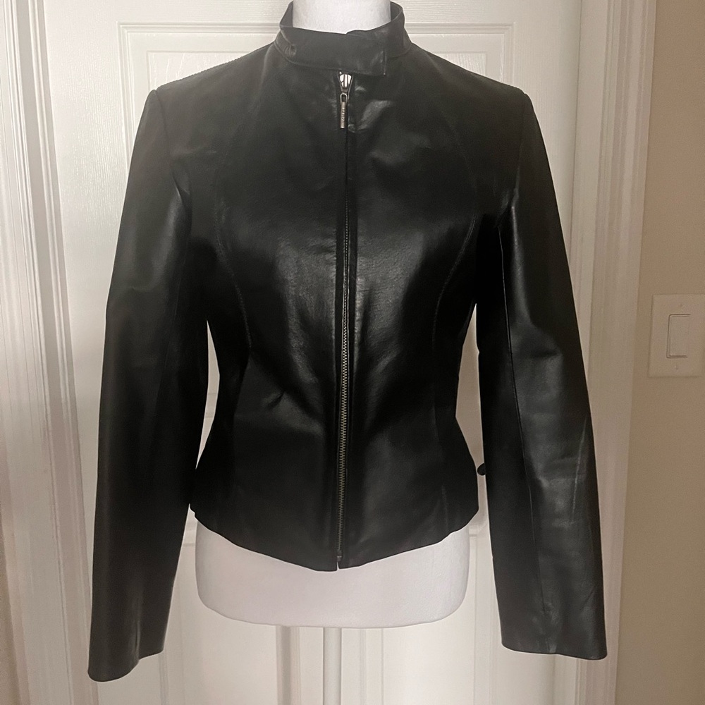 Kasper Women's Black Leather Jacket woman’s size small (2-4)